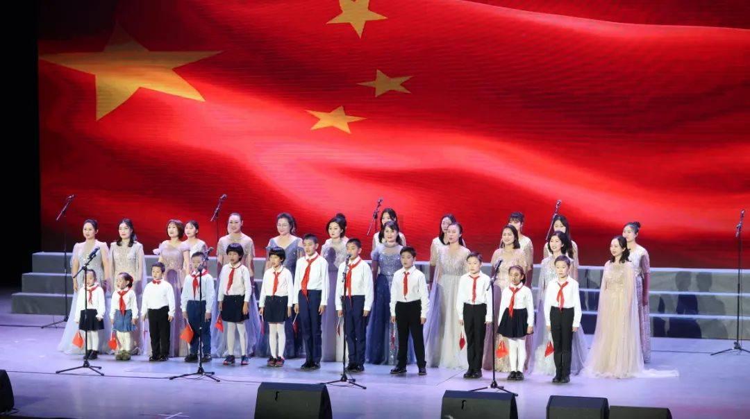 儿童突发疾病高烧40℃列车长紧急协调救援